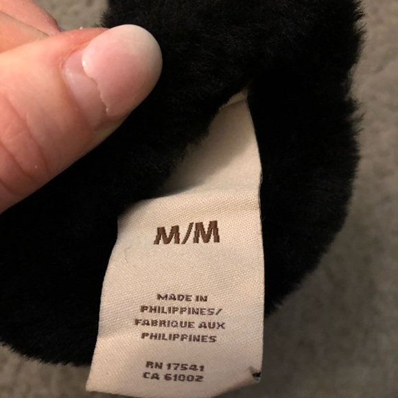 UGG - Genuine Leather Shorty Tech Gloves - Picture 4 of 6